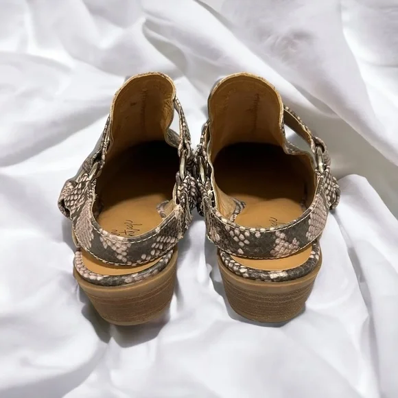 Crown vintage faux snakeskin mules sz 6.5 - Picture 4 of 6